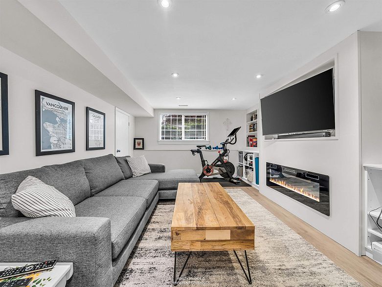 2690 Kitchener Street