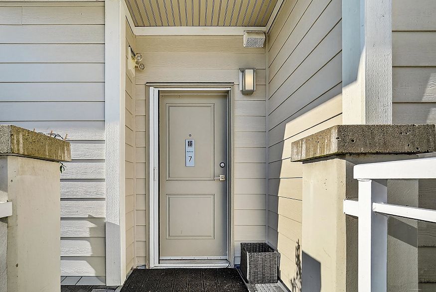 PH7 5555 Dunbar Street