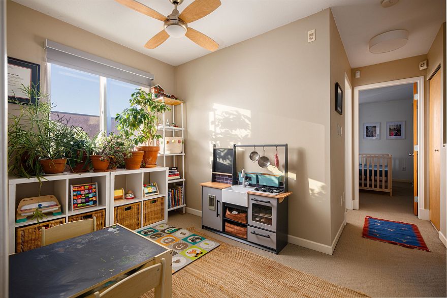 1732 E Georgia Street