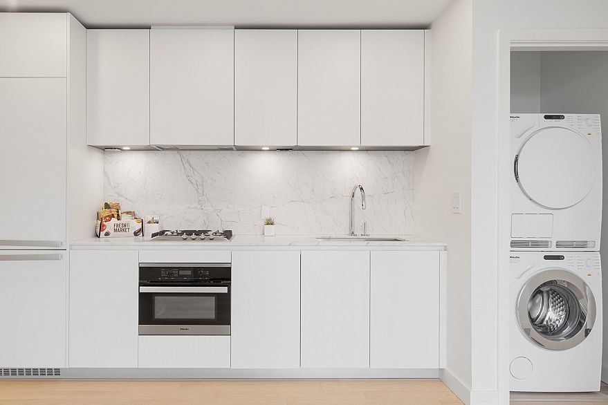 2501 1480 Howe Street