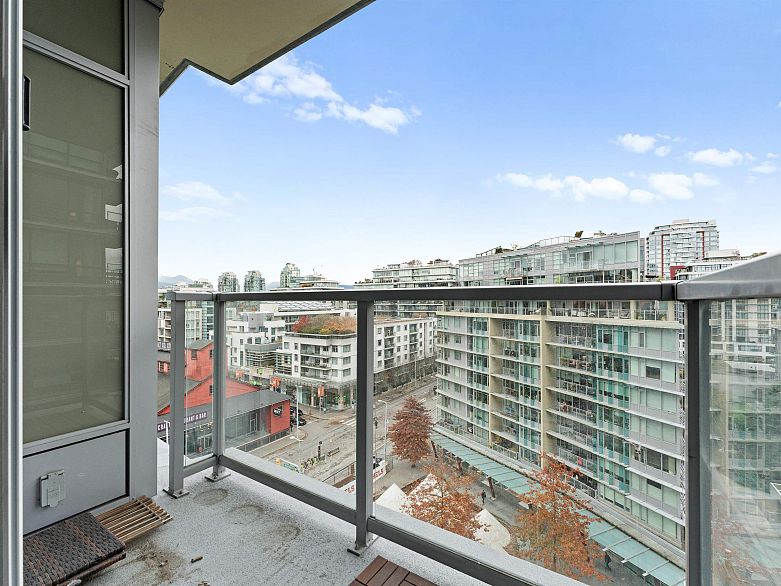 1006 108 W 1st Avenue