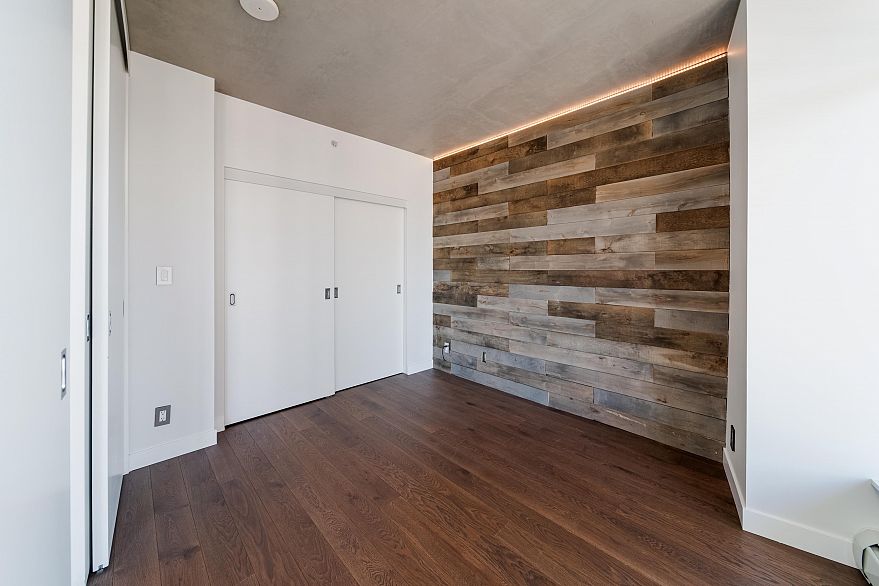 2508 108 W Cordova Street