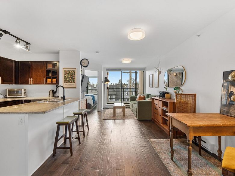 PH12 2150 E Hastings Street