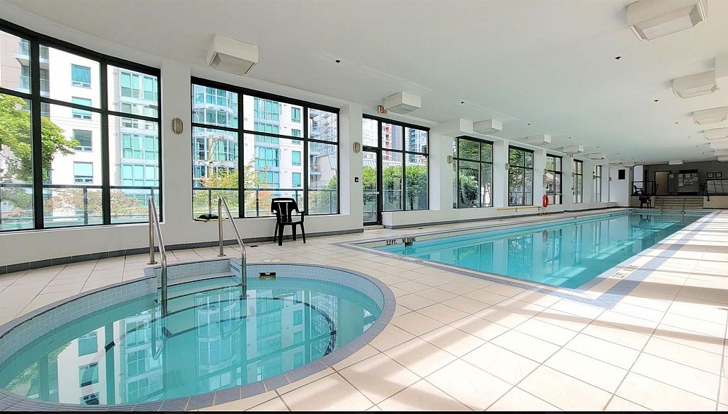 1605 1239 W Georgia Street