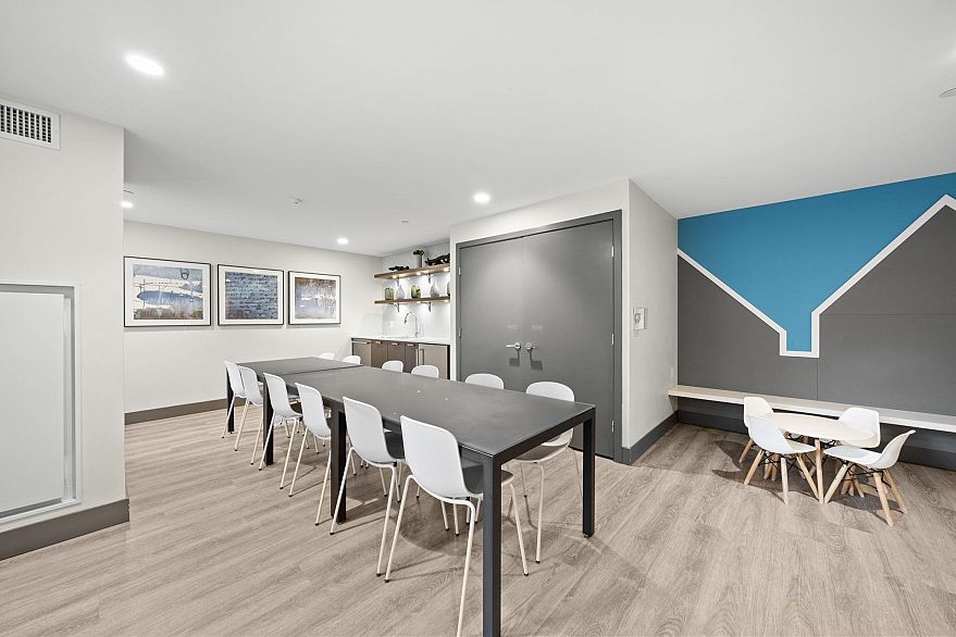 1405 3581 E Kent Avenue North