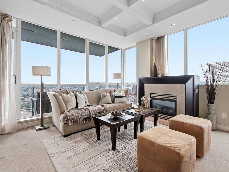 4302 1408 Strathmore Mews