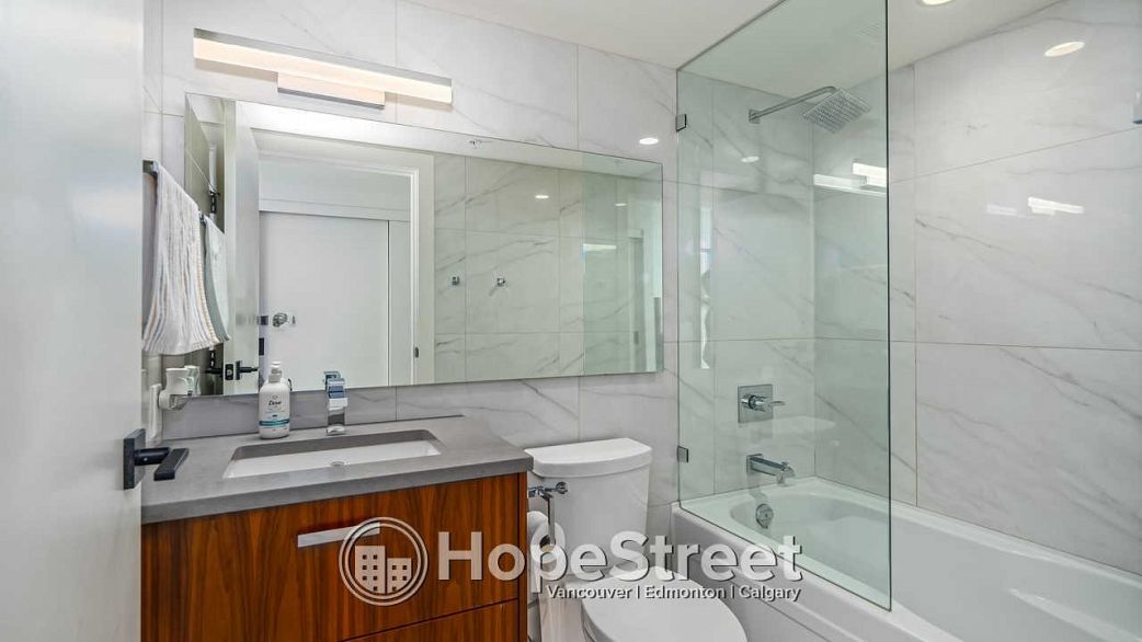 2207 610 GRANVILLE STREET, Vancouver BC V6C 3J3