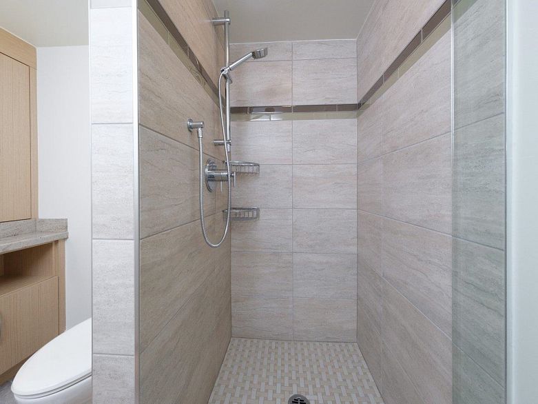 802 2108 W 38th Avenue