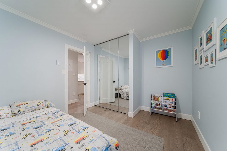 301 1234 Pendrell Street