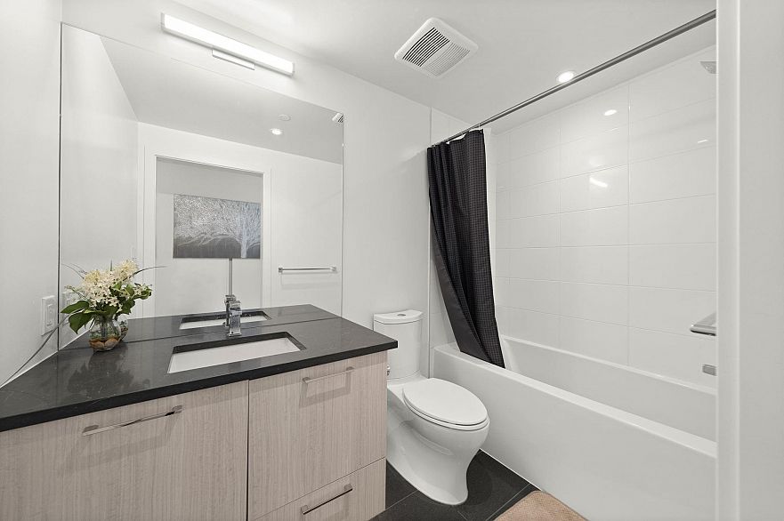 1405 3581 E Kent Avenue North