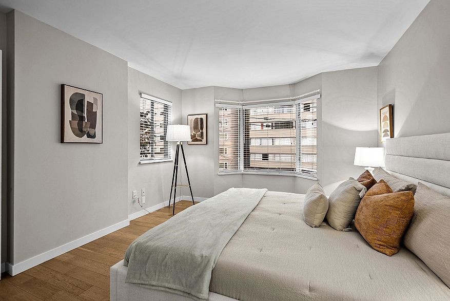 302 1263 Barclay Street