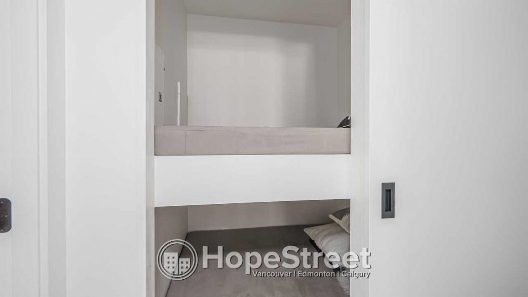 2207 610 GRANVILLE STREET, Vancouver BC V6C 3J3