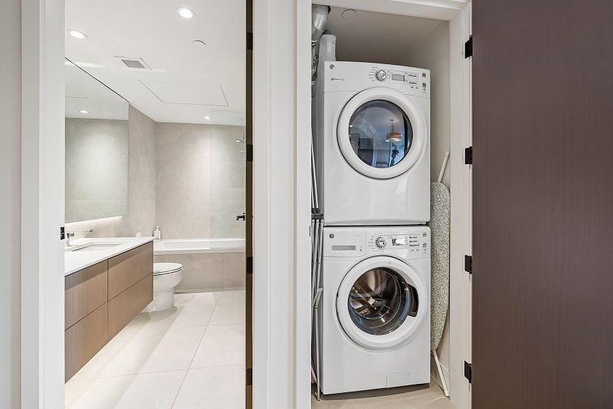 201 5089 Quebec Street