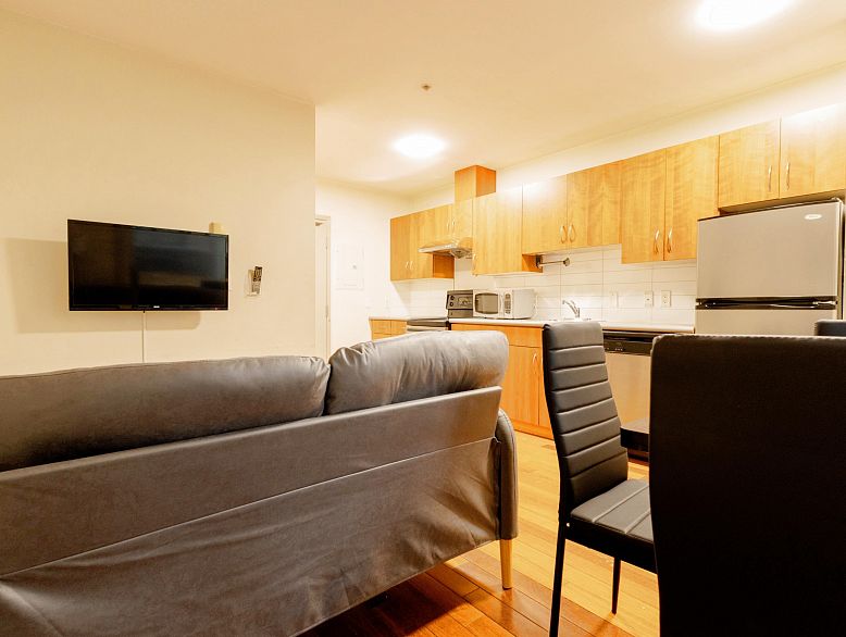 205 440 RICHARDS STREET, Vancouver BC V6B 2Z3