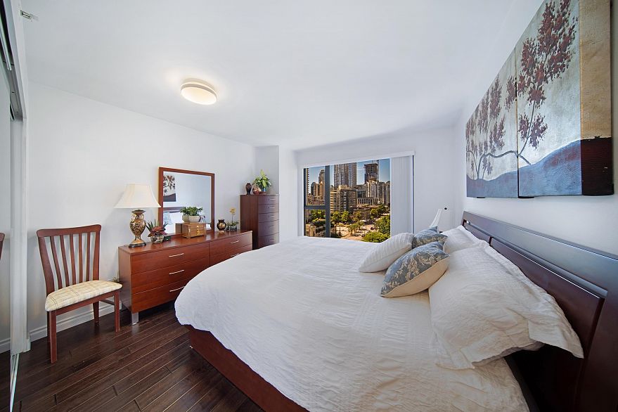 1105 1155 Homer Street