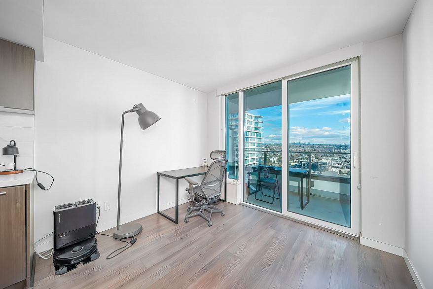 2605 8189 Cambie Street