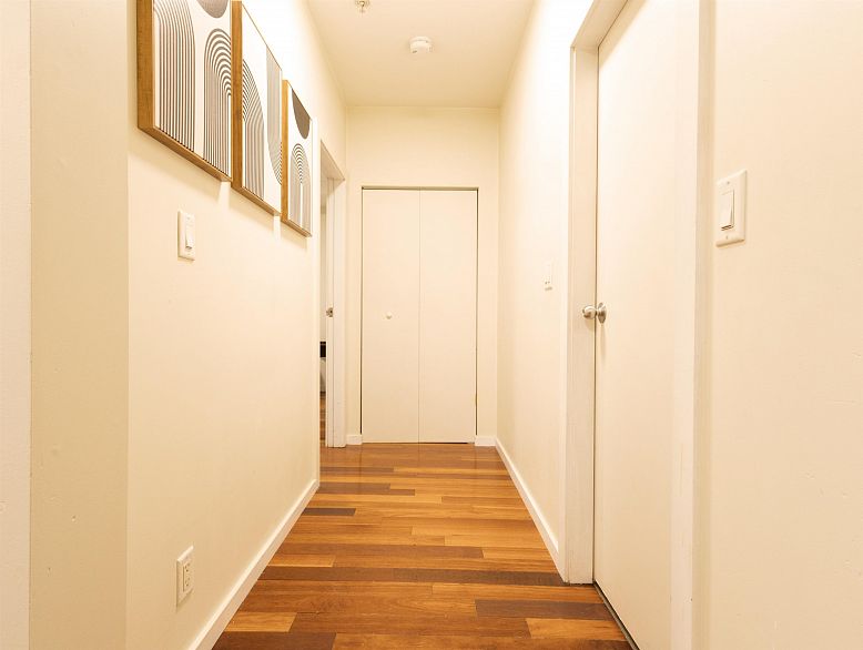 205 440 RICHARDS STREET, Vancouver BC V6B 2Z3