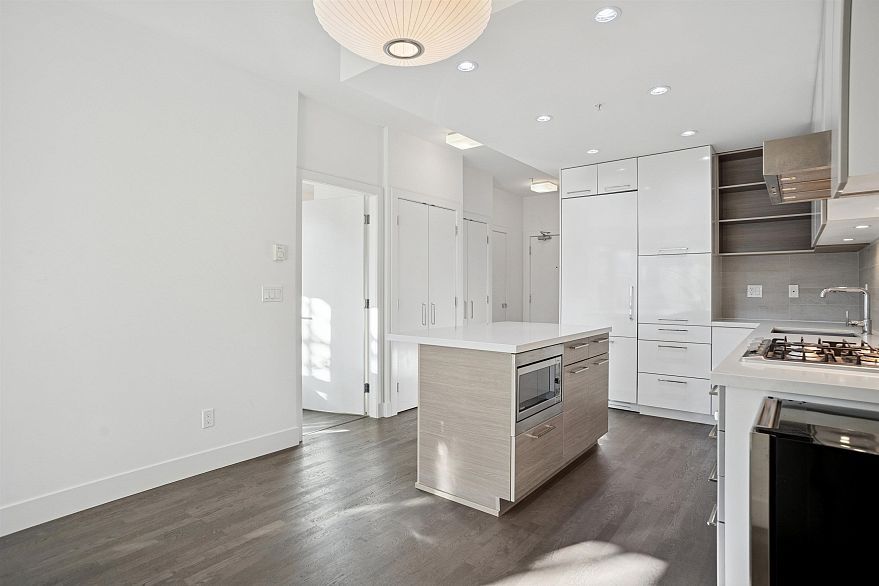 209 1628 W 4th Avenue