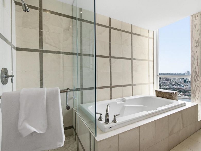 4302 1408 Strathmore Mews