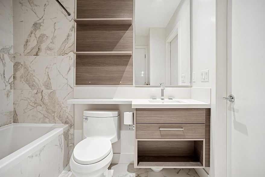 209 1628 W 4th Avenue