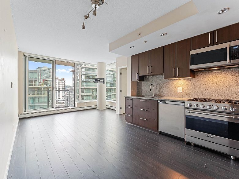 1006 108 W 1st Avenue