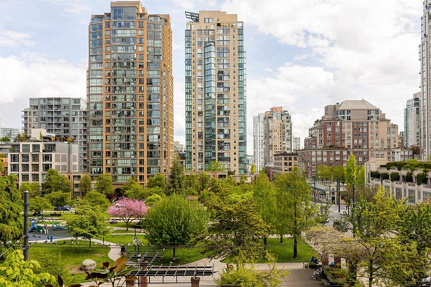 1202 1188 Richards Street