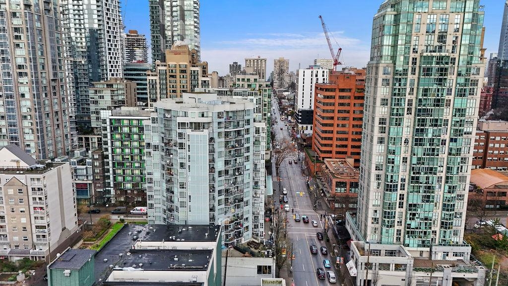 603 1212 Howe Street