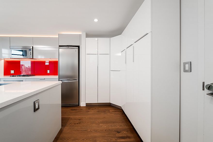 2508 108 W Cordova Street