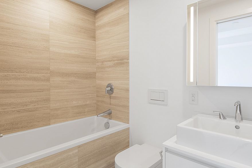 2501 1480 Howe Street