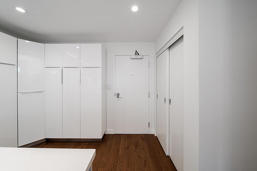 2508 108 W Cordova Street