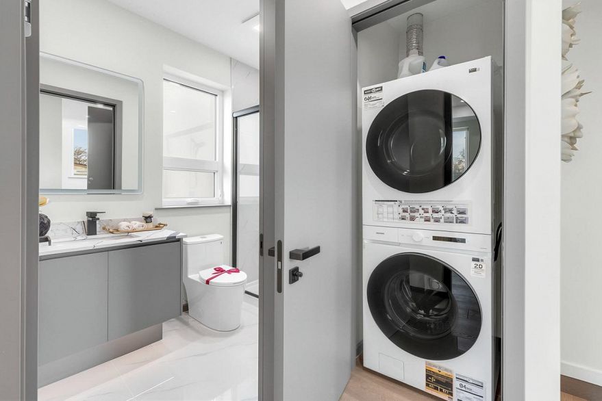 1 3547 E Georgia Street