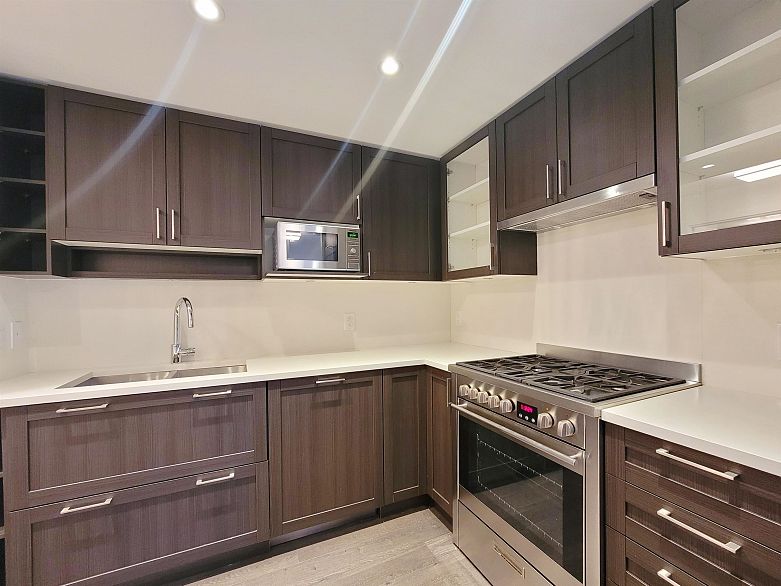 106 5515 Boundary Road