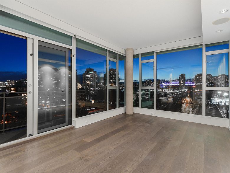 801 221 Union Street