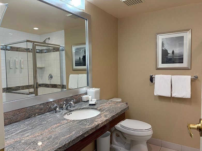 2906 1128 W Hastings Street