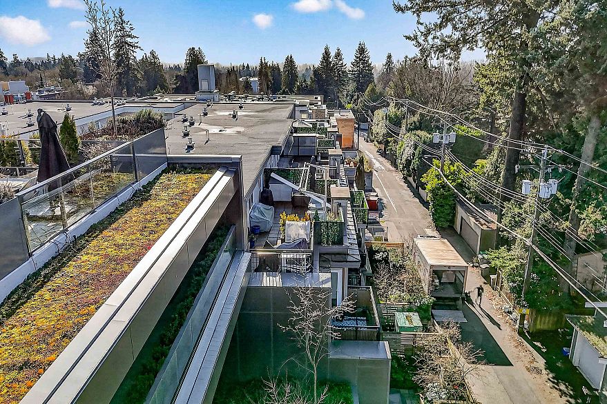 PH7 5555 Dunbar Street