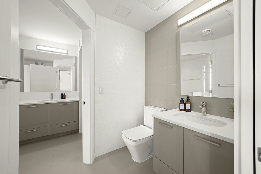 401 4171 Cambie Street