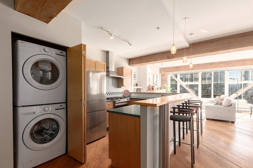 207 1178 Hamilton Street