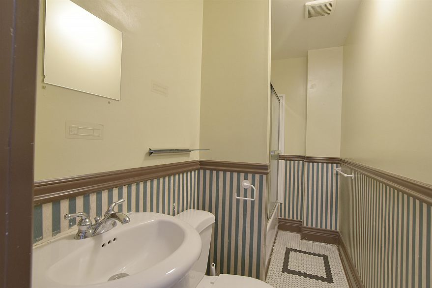 1 1517 COMOX STREET, Vancouver BC V6G 1P3