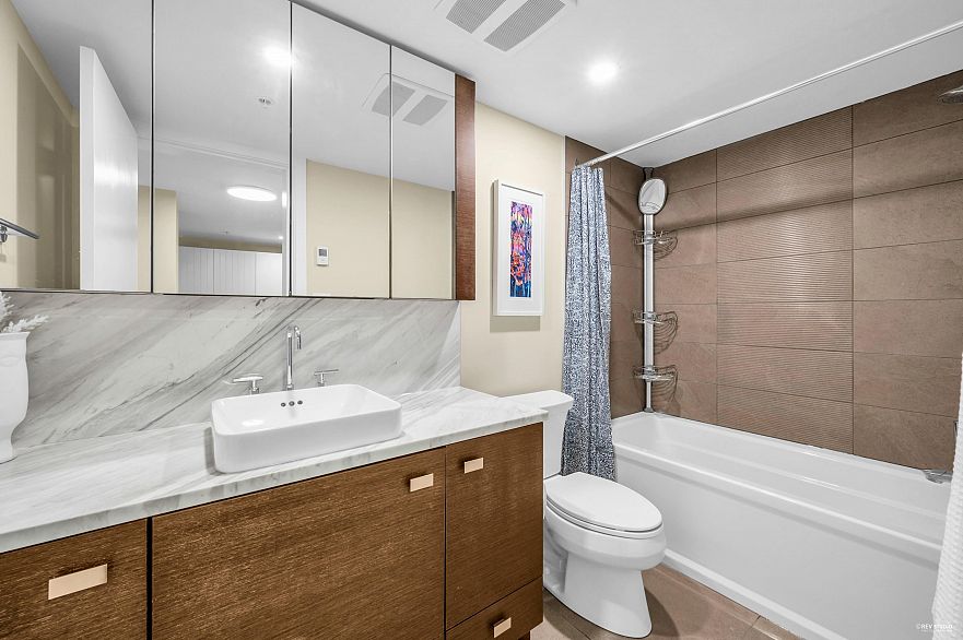 103 6311 Cambie Street