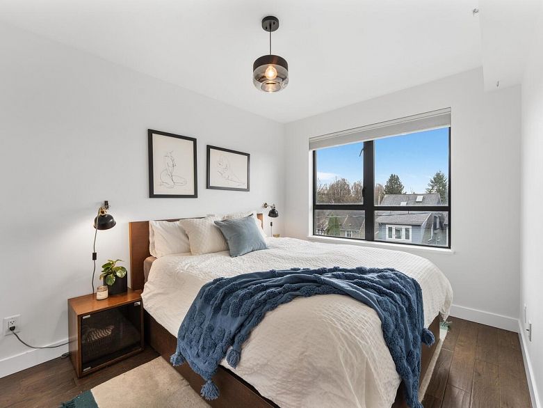 PH12 2150 E Hastings Street