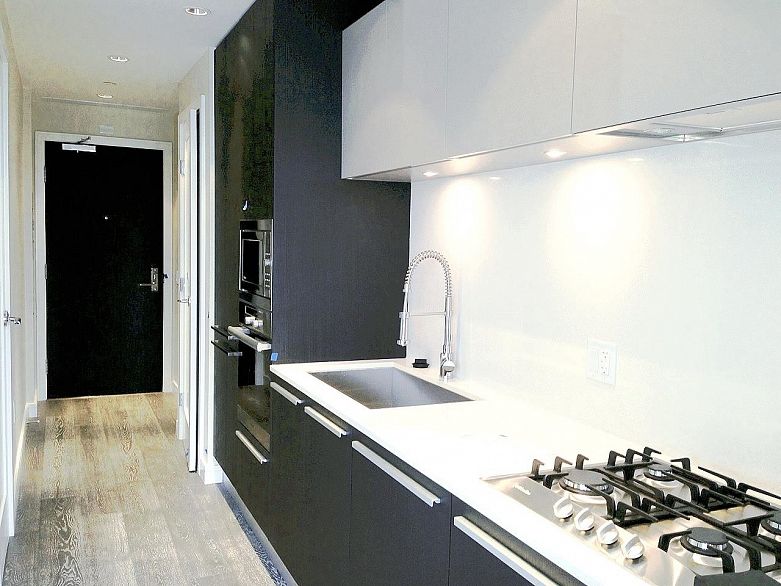 1103 1221 Bidwell Street