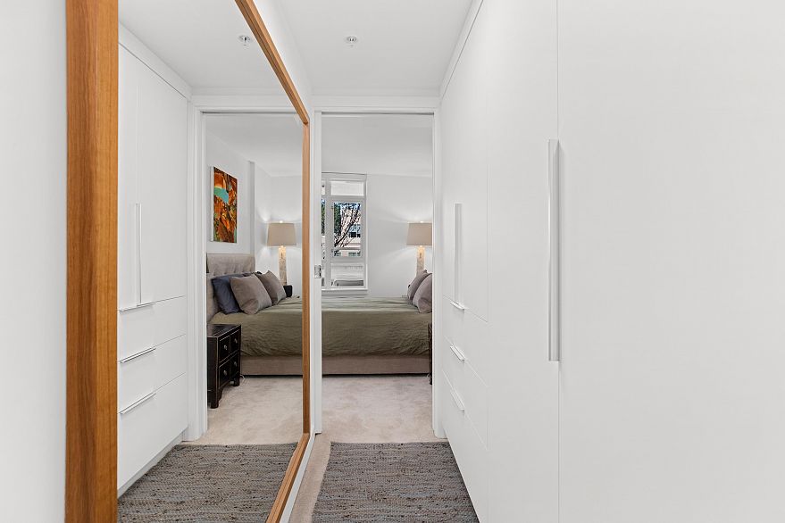 369 2080 W Broadway Street