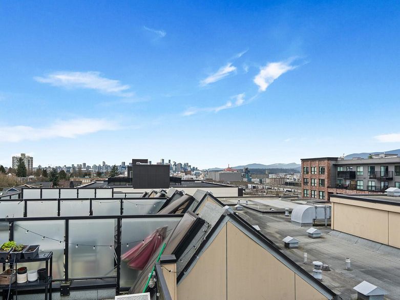 PH12 2150 E Hastings Street