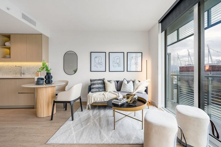 1909 89 NELSON STREET, Vancouver BC V6Z 0E7