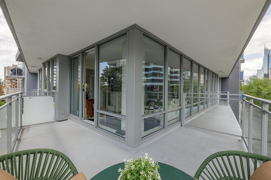 608 1009 Harwood Street