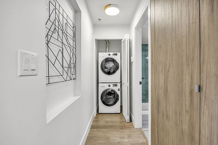 213 3038 E Kent Avenue South