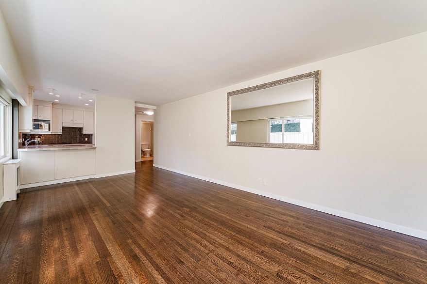 106 1972 Robson Street