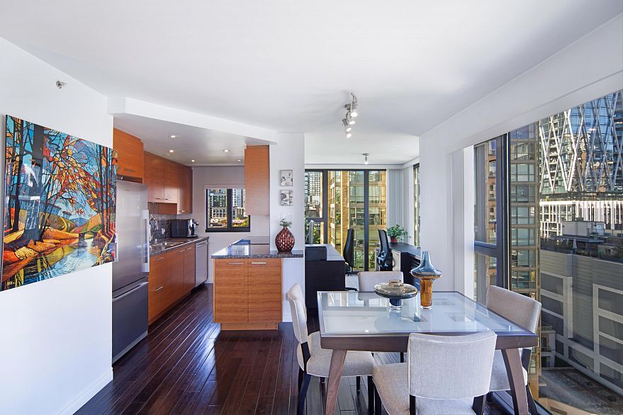 1105 1155 Homer Street