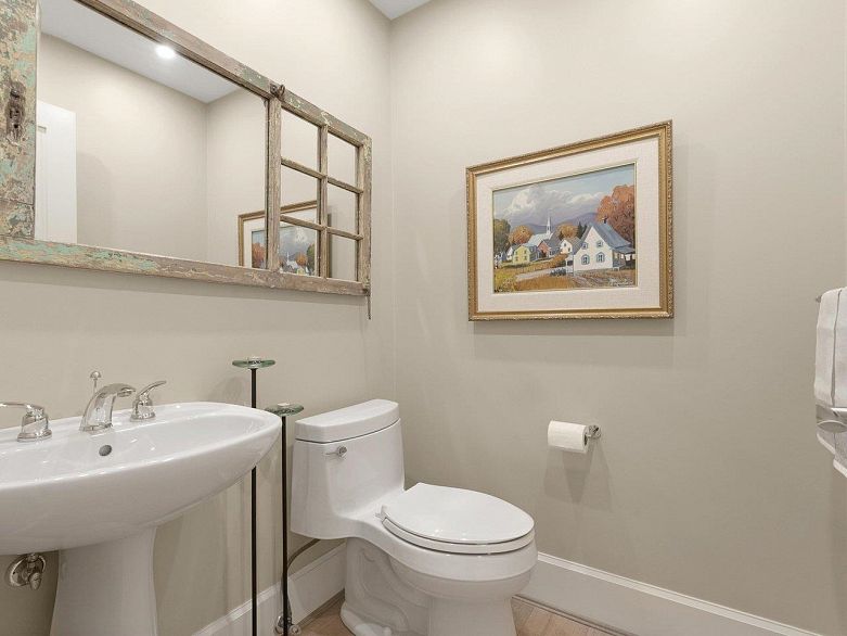 28 5650 Hampton Place