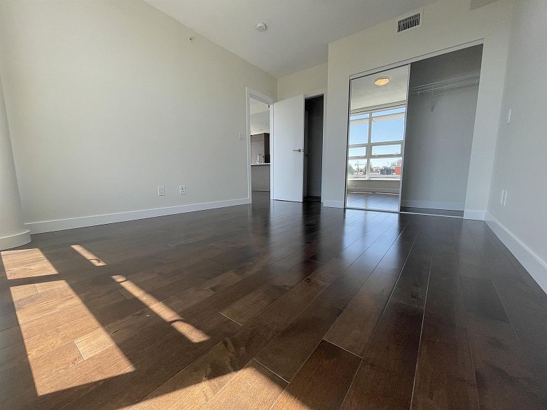 902 4083 Cambie Street